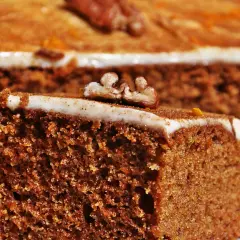 Przepis na proste ciasto marchewkowe z miodem