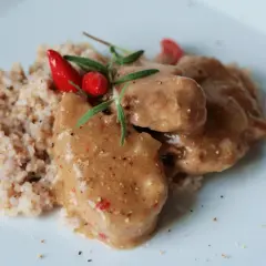 Biała Krzyżowa - Najlepsza polędwica w sosie własnym