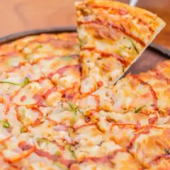 Co czyni pizzę włoską tak wyjątkową i pyszną? To nasz przewodnik