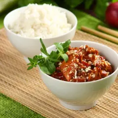 Smak Azji dzięki aromatycznym udkom kurczaka po tajsku w kuchni