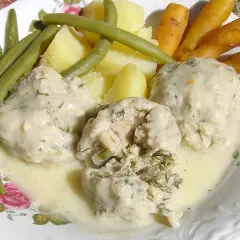 Dzięki czemu pulpety drobiowe w sosie śmietanowym są tak pyszne?