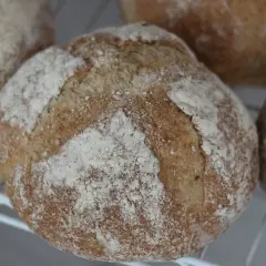 Jak przygotować zakwas orkiszowy do wypieku chleba? Przepis