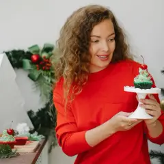 Zachwycające tęczowe ciasto z galaretek na kolorowe przyjęcia!