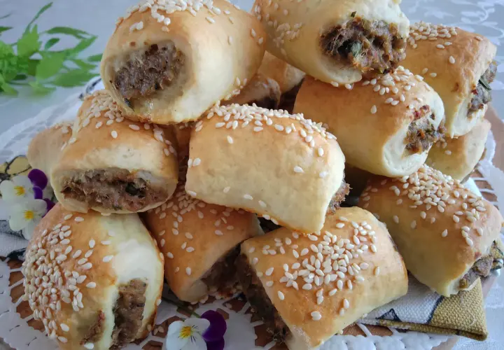 Co sprawia, że paszteciki z mięsem i kapustą są tak kuszące? Sekret