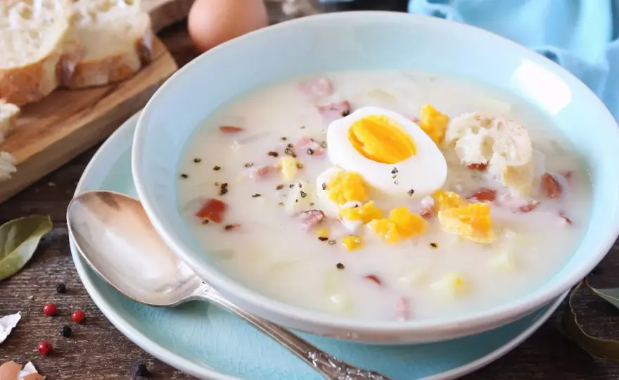 Żurek z zakwasu chlebowego to smak polskich świąt na Twoim stole!