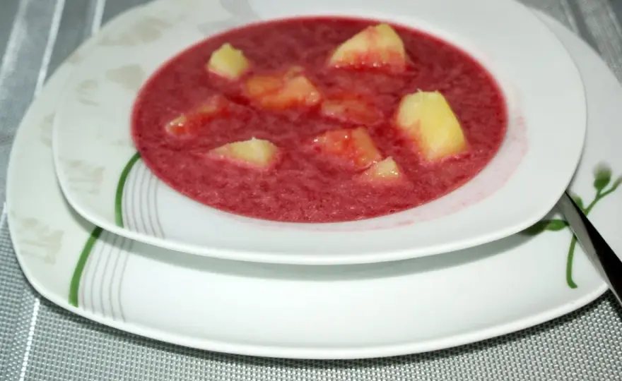 Barszcz czerwony z ziemniakami - Ile ma kcal?