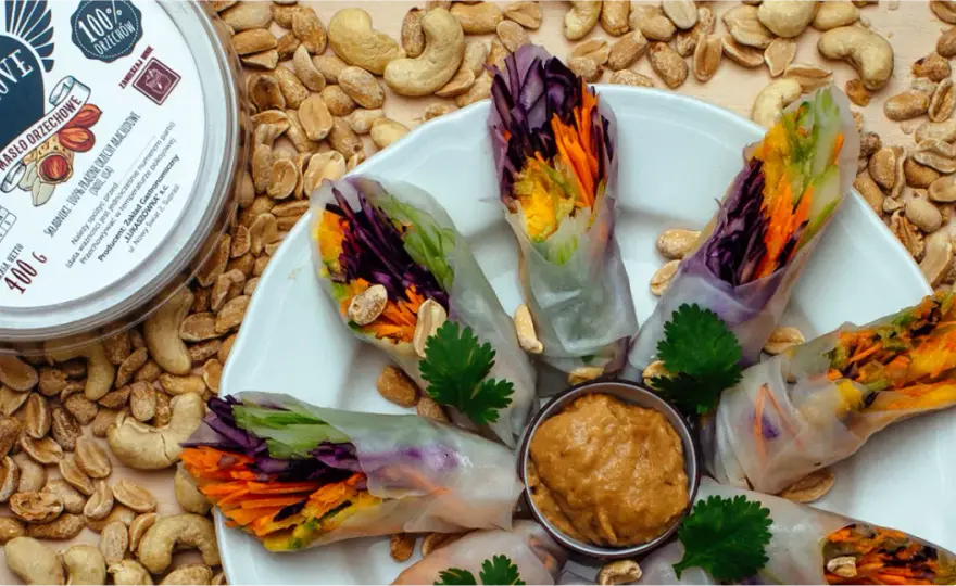 Oto idealne połączenia smaków! Sosy do spring rolls na każdą okazję