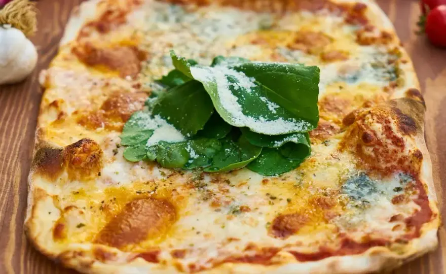 Jakie sekrety kryje prawdziwe ciasto na pizzę, które zachwyca?