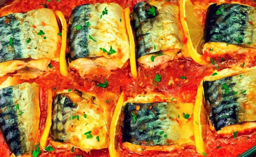 Jak upiec makrelę w piekarniku – prosta receptura na smaczne danie