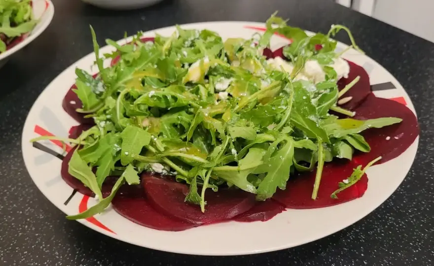 Oryginalne carpaccio z buraka z rukolą? Nowe oblicze tego warzywa